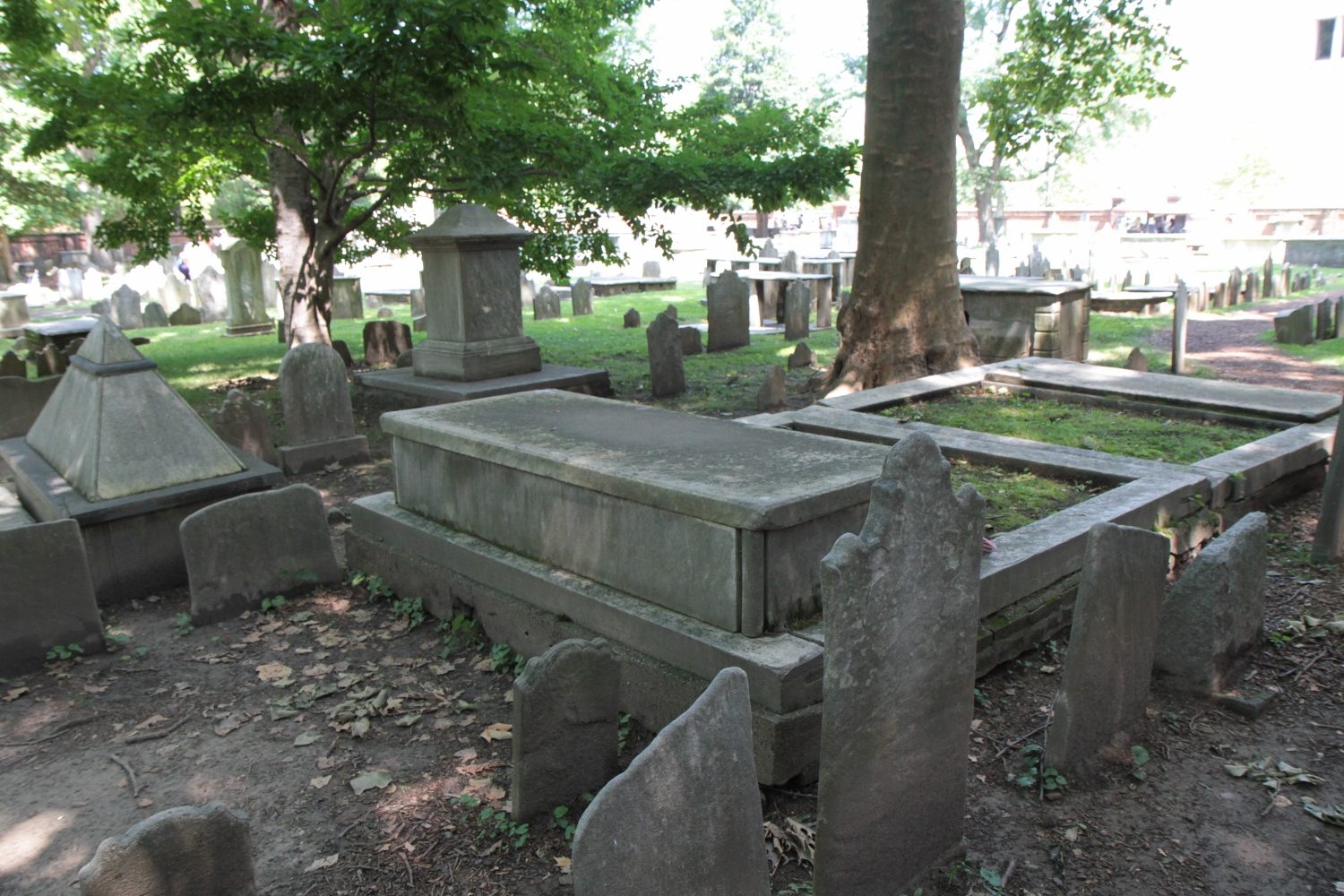 Philip%20Syng%20Physick%27s%20tomb%2C%20Christ%20Church%20Cemetery%2C%20Philadelphia%20-%2001.jpg